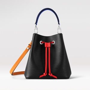 Meet your Posher, Hifelicia